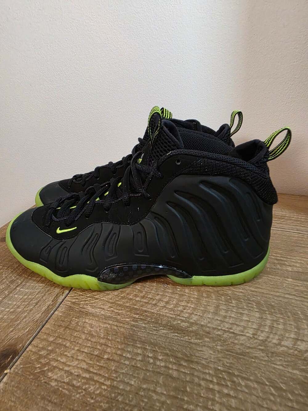 Nike Little Posite One GS 'Black Volt' HF0977 001 6Y